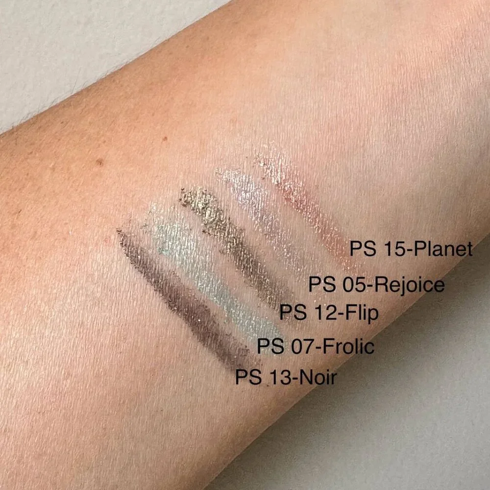 ✨ NWOB! Unleash Your Inner Goddess with LetLoose! Eyeshadow Dust by Prestige ✨
